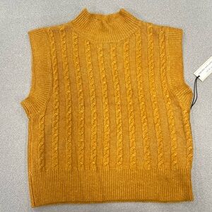NWT CUPCAKE AND CASHMERE V-NECK CABLE KNIT SWEATER VEST IN MUSTARD SIZE XS.